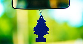 Έρευνα: Μπορούν τα αποσμητικά αυτοκινήτου να επηρεάσουν τη συγκέντρωση του οδηγού; Τι ρόλο παίζει η μέντα