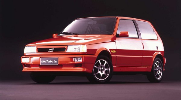 FIAT: Διατηρεί την «κληρονομιά» του εμβληματικού Uno ετοιμάζοντας νέο μοντέλο