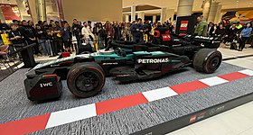 Ένα μονοθέσιο F1 από LEGO σας περιμένει στο The Mall Athens (video)