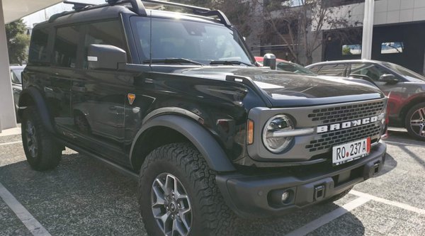 LIVE PHOTOS: Στην Ελλάδα το θηριώδες Ford Bronco από το Car Center Καρανικόλας (τιμή)