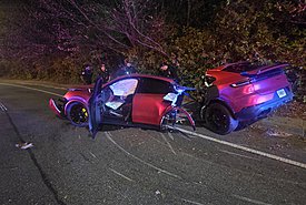 Αυτή η Porsche Cayenne κόπηκε στα δύο - Κι όμως, ο οδηγός βγήκε σώος και αβλαβής (photos)