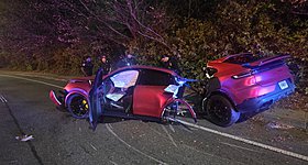 Αυτή η Porsche Cayenne κόπηκε στα δύο - Κι όμως, ο οδηγός βγήκε σώος και αβλαβής (photos)