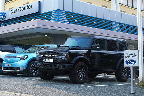 LIVE PHOTOS: Στην Ελλάδα το θηριώδες Ford Bronco από το Car Center Καρανικόλας (τιμή)