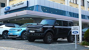 LIVE PHOTOS: Στην Ελλάδα το θηριώδες Ford Bronco από το Car Center Καρανικόλας (τιμή)