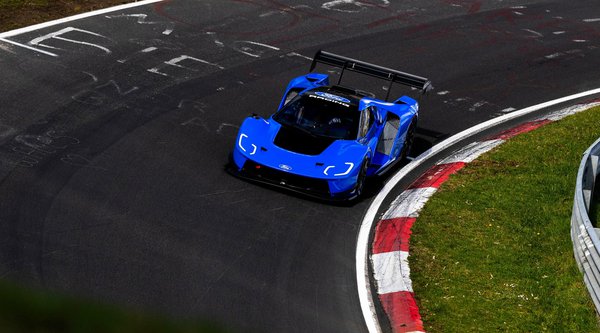 Tο Ford GT Mk IV διέλυσε τρία ρεκόρ στο Nurburgring - Δείτε τον «αρρωστημένο» γύρο (video)