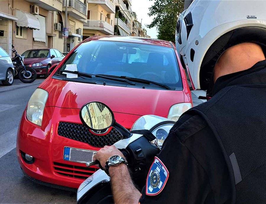 Πάσχα: Ξεκίνησε η επιστροφή πινακίδων και διπλωμάτων εν όψει της εξόδου