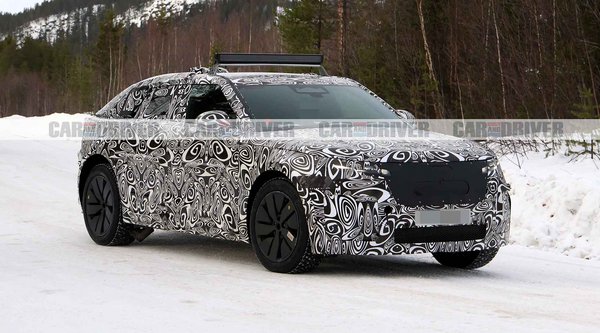 Το νέο Range Rover Velar αποκαλύπτει το πλήρως αναβαθμισμένο εσωτερικό του (photos)