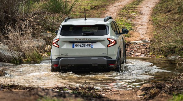 Dacia: 10 πράγματα που μάθαμε για τα νέα Duster και Bigster Hybrid-G 150 4x4 