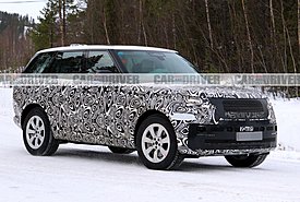 Το νέο Range Rover ανανεώνεται σε τέτοιο βαθμό που έχει καμουφλάζ... και στις κεραίες! (photos)