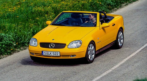 30 χρόνια Mercedes SLK: Το roadster που έκανε την καρδιά να χτυπά δυνατά (photos)
