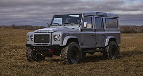 Αυτό το Land Rover Defender έχει αύρα... James Bond (photos)