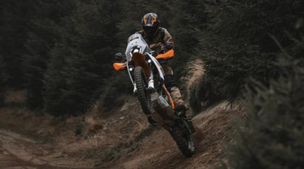 Η KTM ετοιμάζει νέα σειρά μοντέλων κάτω από το «όριο» των 400cc