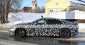 H Mercedes-AMG GT εμφανίζει δύο νέα στοιχεία που παραπέμπουν σε ακόμα πιο «καυτή» παραλλαγή (photos)