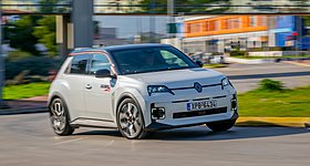 Δοκιμάζουμε το trendy, διασκεδαστικό Renault 5 E-Tech 40 kWh 120 PS