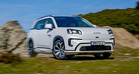 Δοκιμάζουμε το έξυπνα πρακτικό GAC AION V 204 PS με την τεράστια αυτονομία (video)