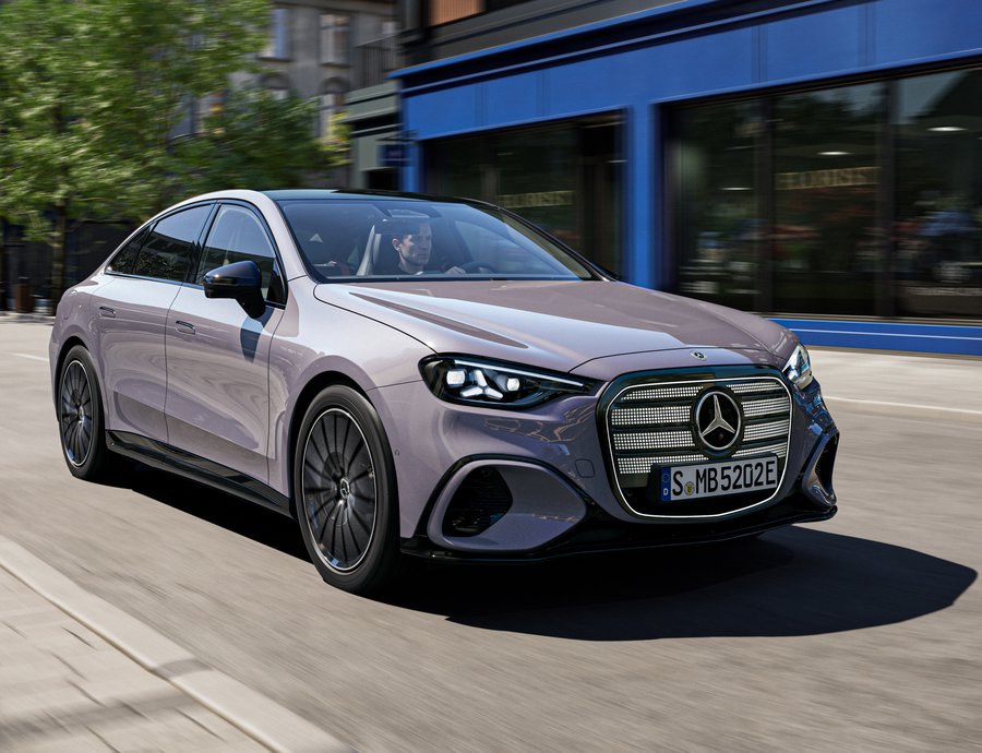 Πρεμιέρα για τη νέα Mercedes C-Class: Με 489 PS και 762 km αυτονομίας (photos)