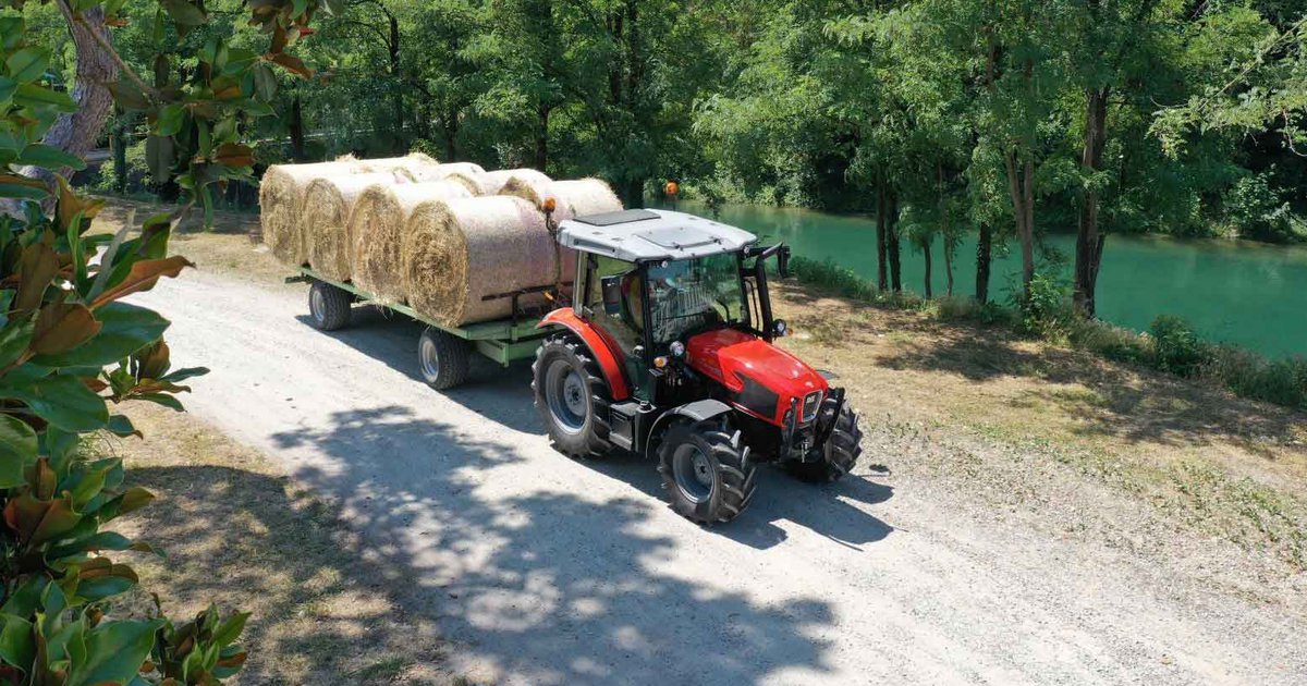 Απίστευτο: Αγρότης δέχθηκε 5 κλήσεις για στάθμευση... με τρακτέρ σε αεροδρόμιο - Πώς έμπλεξε χωρίς να φταίει