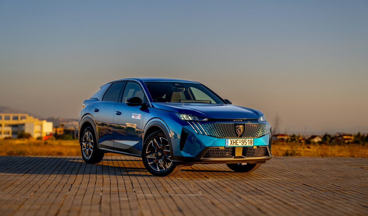 Peugeot: Πιο ισχυρές οι PHEV εκδόσεις των 3008 και 5008