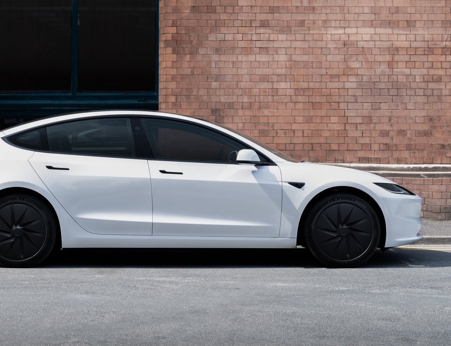 Και όμως τα Tesla «διαβάζουν» δισκέτες 3,5 ιντσών