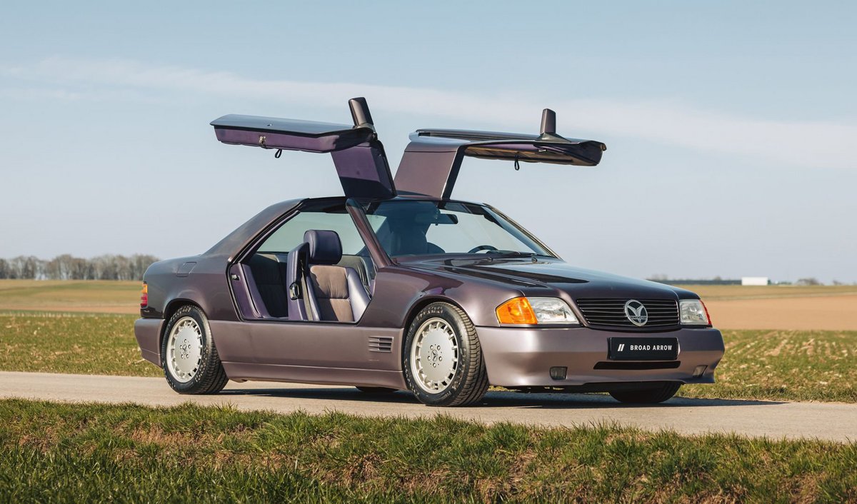 Μια πανέμορφη Mercedes 300 CE απέκτησε gullwing πόρτες - Το «ακραίο» ποσό που θα πιάσει (photos)