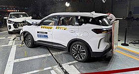 Αποστολή στην Κίνα: Δημόσια τριπλή δοκιμή σύγκρουσης με Chery TIGGO 7 και TIGGO 9 (video-photos)