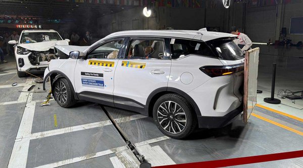 Αποστολή στην Κίνα: Δημόσια τριπλή δοκιμή σύγκρουσης με Chery TIGGO 7 και TIGGO 9 (video-photos)