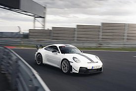 «Σπάει» τα χρονόμετρα η νέα Porsche 911 GT3 Manthey - Πόσο ταχύτερη ήταν από την προηγούμενη (video)
