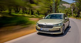 Skoda Superb Laurin&Klement 2.0TDI 150PS. Δοκιμάζουμε την κορυφαία πολυτελή λιμουζίνα