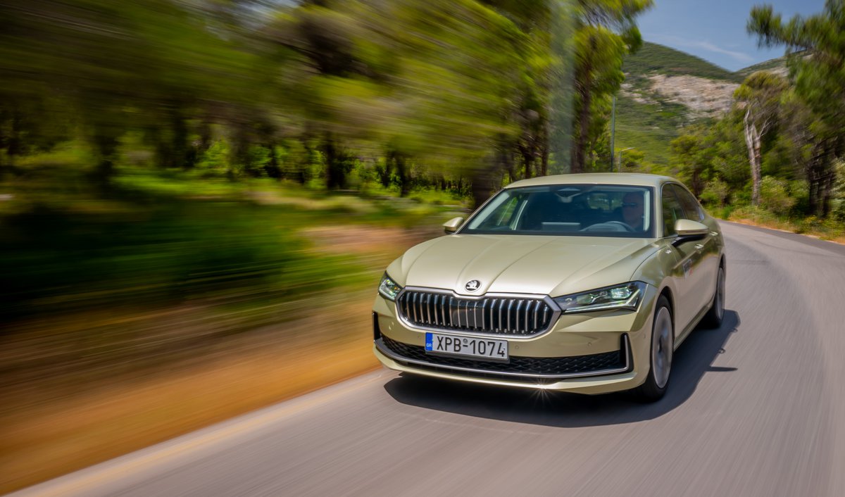 Skoda Superb Laurin&Klement 2.0TDI 150PS. Δοκιμάζουμε την κορυφαία πολυτελή λιμουζίνα