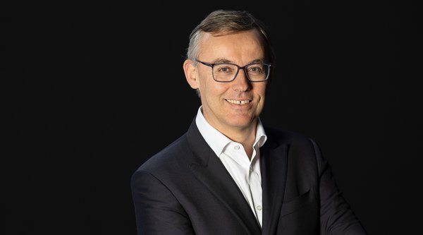 Συνέντευξη με τον Alain Favey: Ο CEO της Peugeot ήρθε στην Ελλάδα και μας μίλησε για όλα!