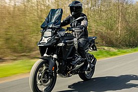 BMW: Αποκάλυψη για τη νέα R 1300 GS Adventure Dark Edition