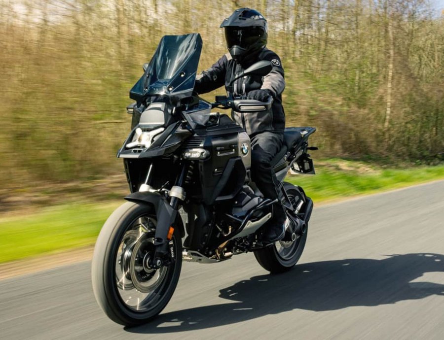 BMW: Αποκάλυψη για τη νέα R 1300 GS Adventure Dark Edition