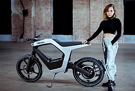 Novus One: Το ηλεκτρικό full carbon 125άρι που δημιουργεί τη δική του κατηγορία