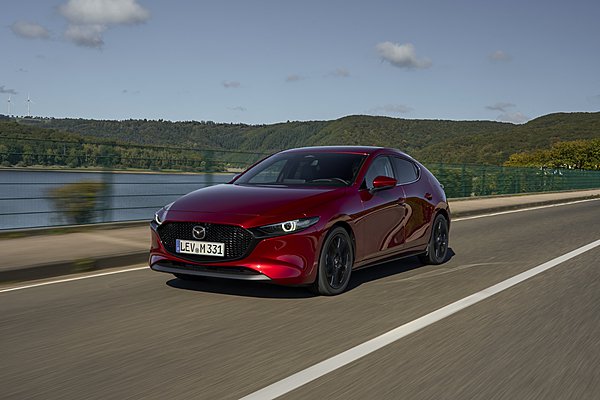 Ανανέωση ουσίας για το Mazda3 - Η τιμή της νέας έκδοσης Homura Plus στην Ελλάδα