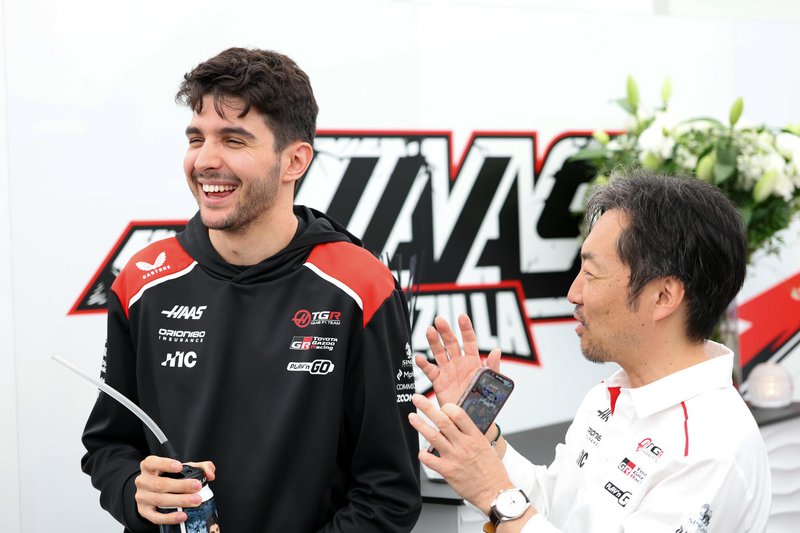 O Esteban Ocon με τον Ayao Komatsu. Πηγή: Getty Images