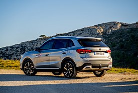 MG ZS Max: Πρακτικό C-SUV με τιμή από 19.950€, πλούσιο εξοπλισμό και 7 χρόνια εγγύηση