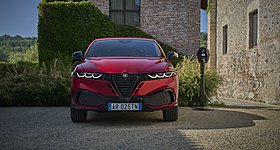 Η Alfa Romeo ετοιμάζει νέο C-SUV για να τα «βάλει» με το Volkswagen T-Roc