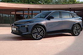 Πρώτες εικόνες της Lancia Gamma: Ο θρύλος επιστρέφει με υβριδικές και ηλεκτρικές εκδόσεις 