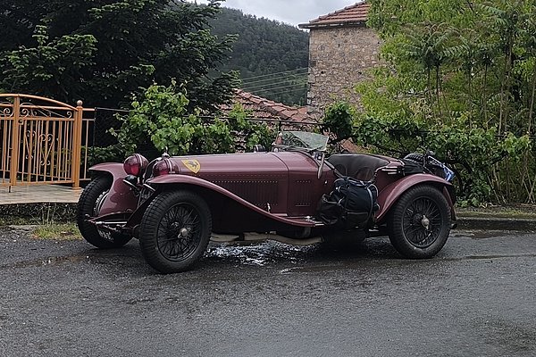 Via Hellenica 2026: Από την Ηγουμενίτσα στην Πελοπόννησο με σπάνια προπολεμικά οχήματα