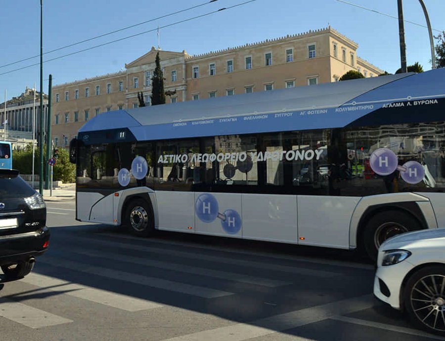 Βγαίνουν στους δρόμους τα 3 πρώτα λεωφορεία υδρογόνου – Το συνολικό κόστος