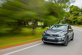 Test Drive: Dacia Sandero Stepway Eco-G 120 EDC - Πρακτικότητα και εξωπραγματική αυτονομία (+video)