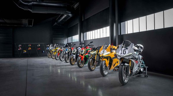 Ducati Collezione 100: Δέκα μοναδικές μοτοσυκλέτες για τα 100 χρόνια ιστορίας (photos)