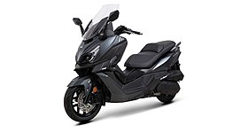 To νέο SYM CRUiSYM α 300 έρχεται με TFT οθόνη, κάμερα και Euro5+ κινητήρα (τιμή)