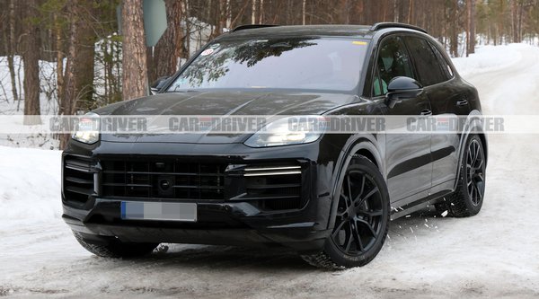 Porsche: Η νέα Cayenne «πετάει» το καμουφλάζ και αποκαλύπτει τις αλλαγές της (photos)
