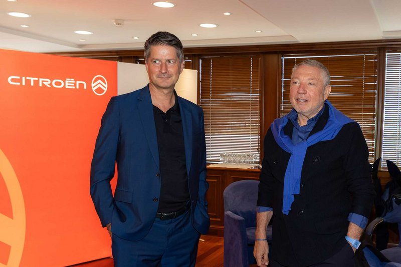 O CEO της Citroen κ. Xavier Chardon με τον Πρόεδρο και Διευθύνοντα Σύμβουλο του Syngelidis Group, Πολυχρόνη Συγγελίδη