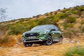 Ford Kuga FHEV: Το SUV που συνδυάζει την ελευθερία κίνησης με κορυφαία οικονομία