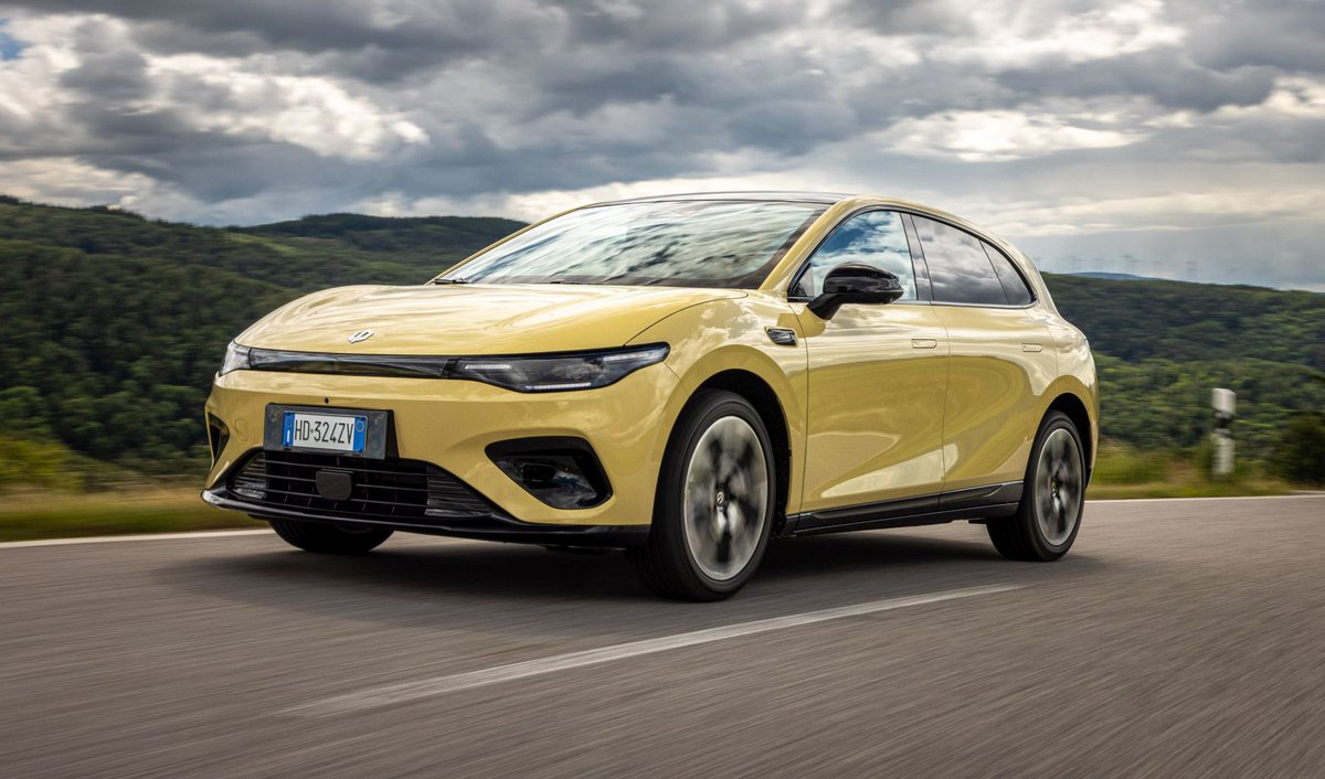 Οδηγούμε στη Γερμανία το νέο hatchback Leapmotor B05, που πηγαίνει κόντρα στη μόδα των SUV