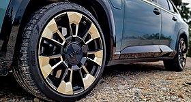 BMW: Πώς θα μοιάζει το SUV που θα «χτυπήσει» τη G-Class (photos)