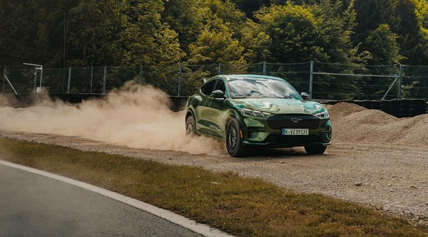 Ford Mustang Mach-E Rally: Κι όμως, ντριφτάρει! (photos)