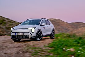 Kia Stonic: Οι τιμές και εκδόσεις του δημοφιλούς B-SUV στην Ελλάδα (πίνακας)